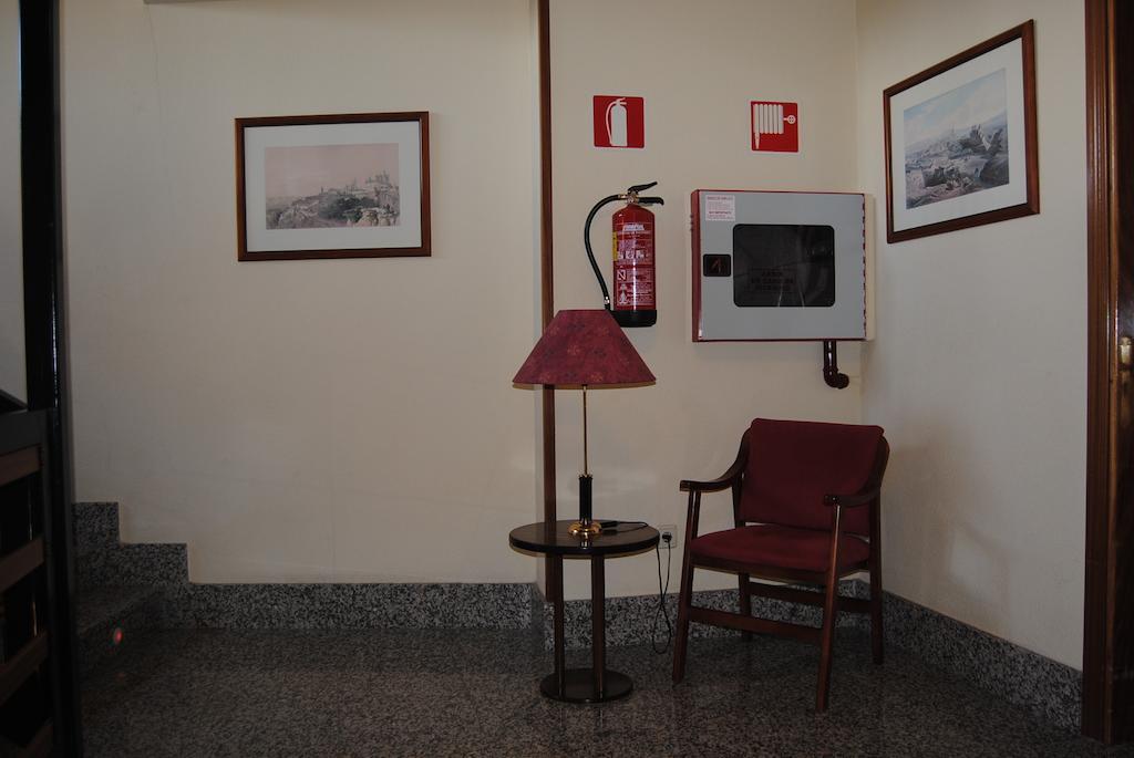 Hostal El Mirador Ла-Ластрілья Екстер'єр фото